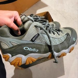 NEW IN BOX oboz waterproof shoes